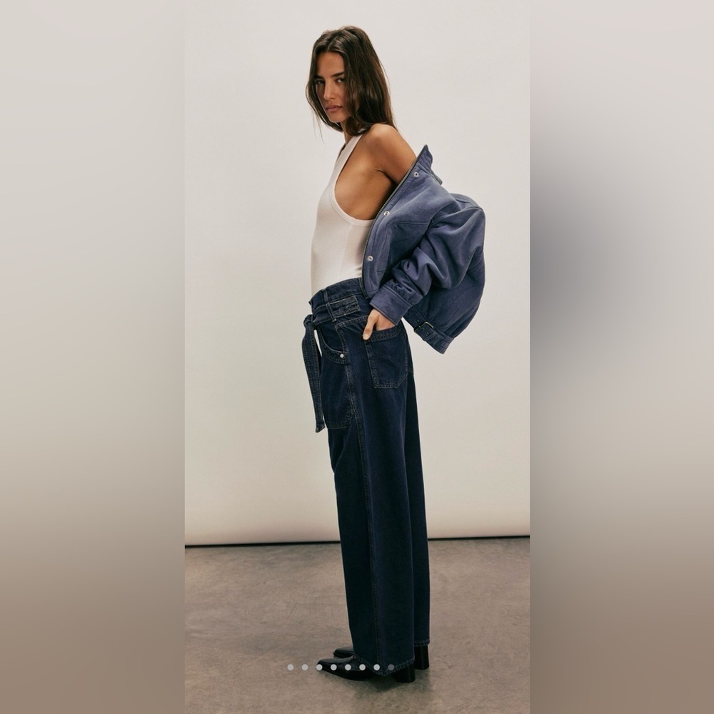New Free People 30 We the Free Blue Jay Belted Boyfriend Jeans in Night Vision - Picture 2 of 11